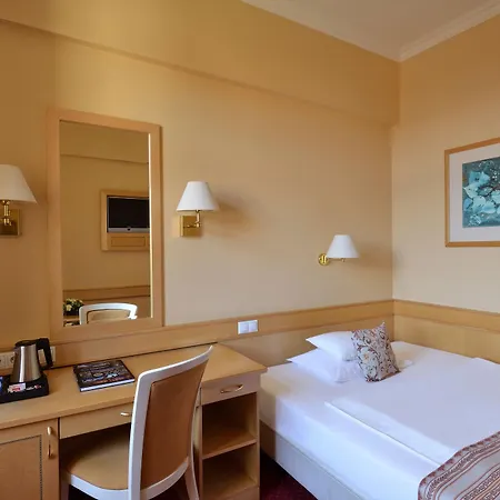 Palatinus Grand פץ'