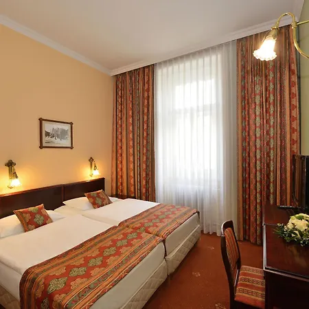 Palatinus Grand מלון פץ'