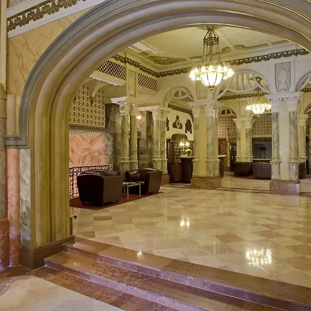 Palatinus Grand מלון