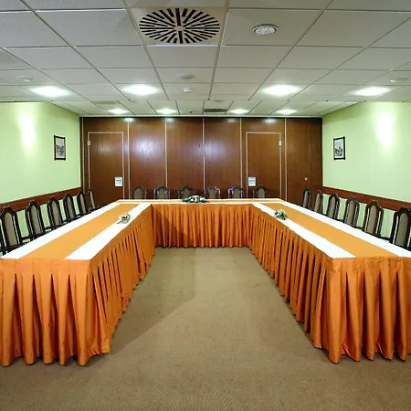 Palatinus Grand מלון פץ'