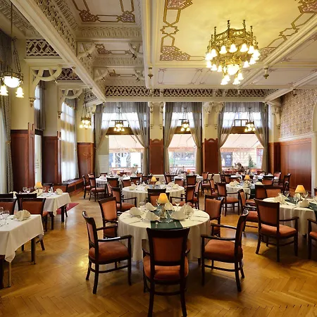 מלון Palatinus Grand פץ'