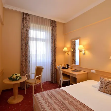Szálloda Palatinus Grand 4*